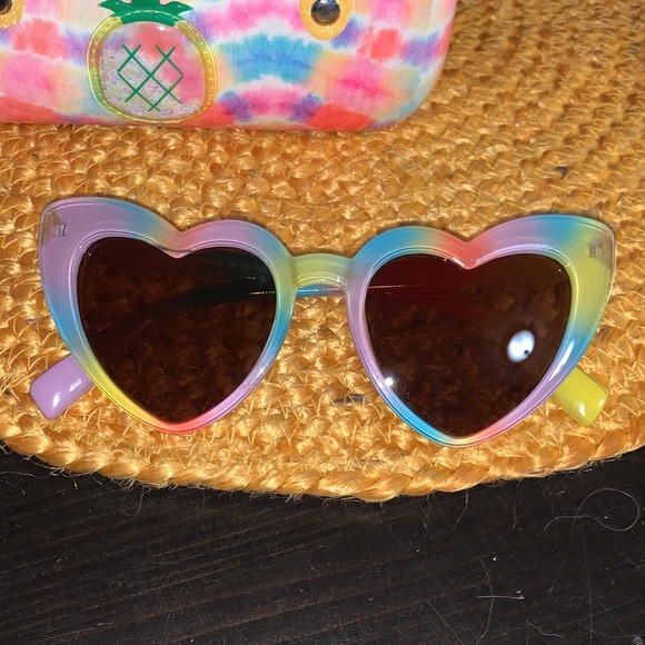 Kids Sunglasses 💕🌴 - Picture 2 of 4